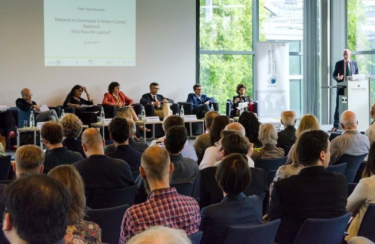 Peter André Alt - Präsident der Freien Universität - eröffnet Podiumsdiskussion