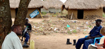 Interviews mit der kongolesischen Polizei in Bazi, an der Grenze zum Südsudan